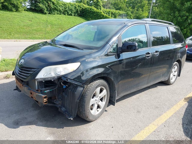 2013 Toyota Sienna V6 7 Passenger მანქანა იყიდება აუქციონზე, vin: 5TDZK3DC6DS400123, აუქციონის ნომერი: 12642240