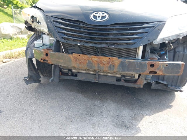 2013 Toyota Sienna V6 7 Passenger მანქანა იყიდება აუქციონზე, vin: 5TDZK3DC6DS400123, აუქციონის ნომერი: 12642240