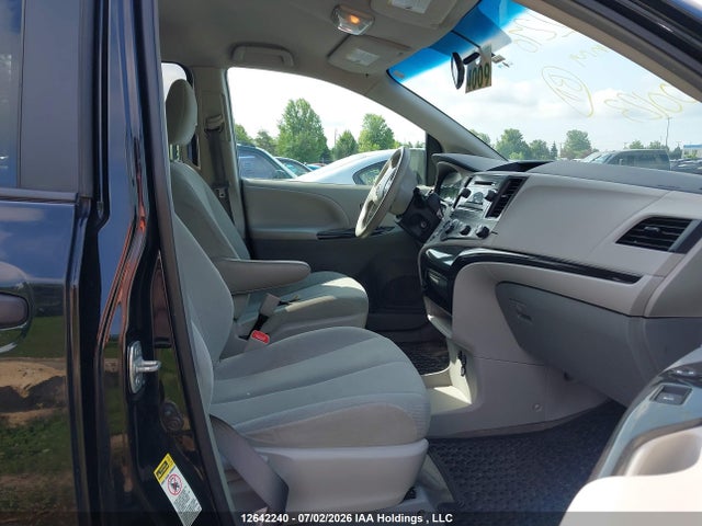 2013 Toyota Sienna V6 7 Passenger მანქანა იყიდება აუქციონზე, vin: 5TDZK3DC6DS400123, აუქციონის ნომერი: 12642240