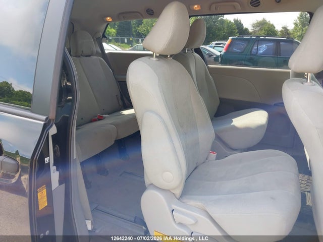 2013 Toyota Sienna V6 7 Passenger მანქანა იყიდება აუქციონზე, vin: 5TDZK3DC6DS400123, აუქციონის ნომერი: 12642240