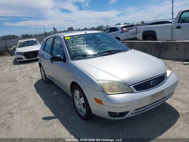 12651024 :رقم المزاد ، 3FAFP37N15R157977 vin ، 2005 Ford Focus Zx5 مزاد بيع