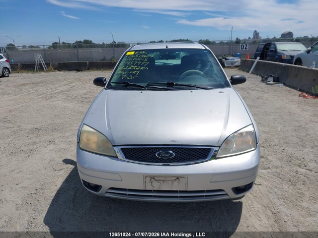 12651024 :رقم المزاد ، 3FAFP37N15R157977 vin ، 2005 Ford Focus Zx5 مزاد بيع