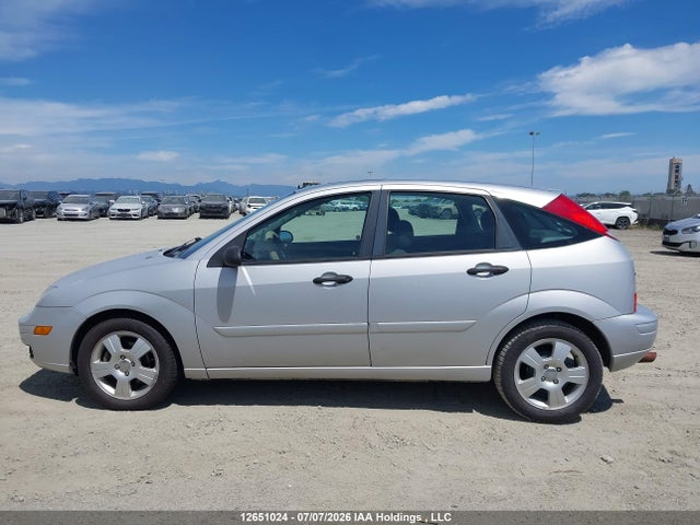 12651024 :رقم المزاد ، 3FAFP37N15R157977 vin ، 2005 Ford Focus Zx5 مزاد بيع
