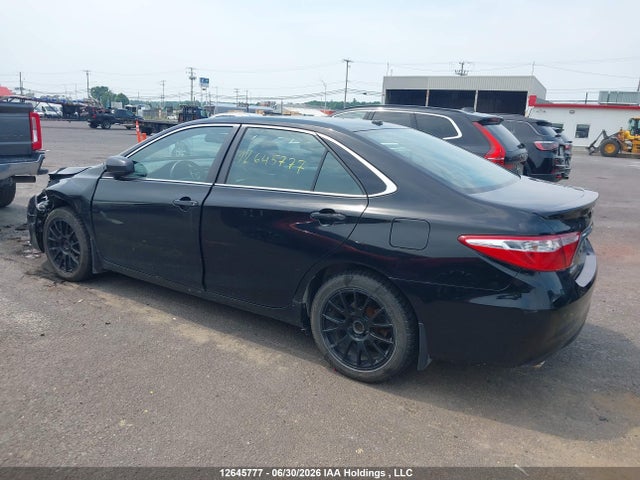 12645777 :رقم المزاد ، 4T1BK1FK9FU561733 vin ، 2015 Toyota Camry Xse V6 مزاد بيع