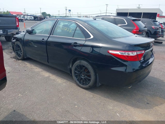 12645777 :رقم المزاد ، 4T1BK1FK9FU561733 vin ، 2015 Toyota Camry Xse V6 مزاد بيع