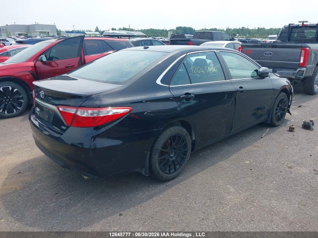 12645777 :رقم المزاد ، 4T1BK1FK9FU561733 vin ، 2015 Toyota Camry Xse V6 مزاد بيع