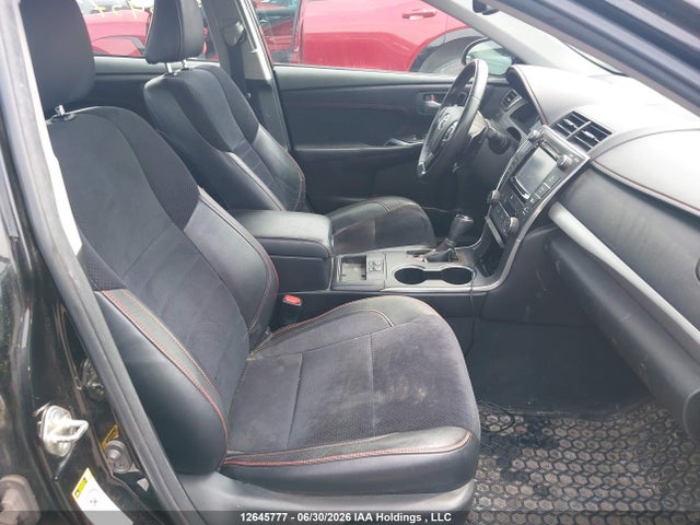 12645777 :رقم المزاد ، 4T1BK1FK9FU561733 vin ، 2015 Toyota Camry Xse V6 مزاد بيع