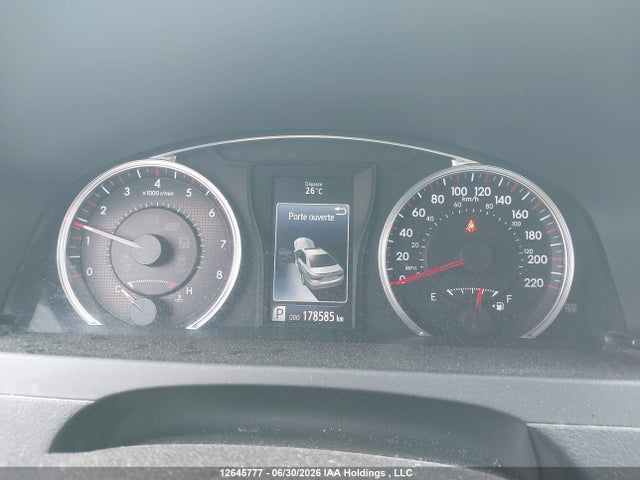 12645777 :رقم المزاد ، 4T1BK1FK9FU561733 vin ، 2015 Toyota Camry Xse V6 مزاد بيع