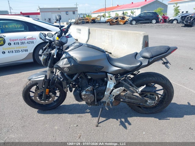 Yamaha FZ07 2015 JYARM06N5FA000766 Image 13