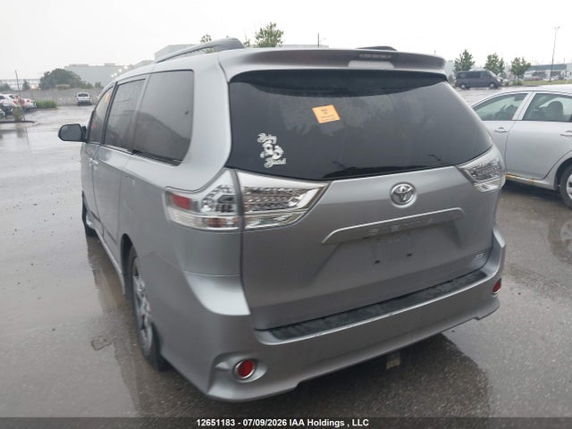 12651183 :رقم المزاد ، 5TDXZ3DC2HS795622 vin ، 2017 Toyota Sienna Se مزاد بيع