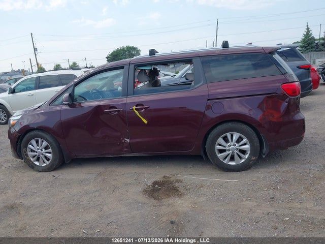 12651241 :رقم المزاد ، KNDMB5C11J6352659 vin ، 2018 Kia Sedona مزاد بيع