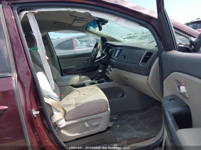 12651241 :رقم المزاد ، KNDMB5C11J6352659 vin ، 2018 Kia Sedona مزاد بيع