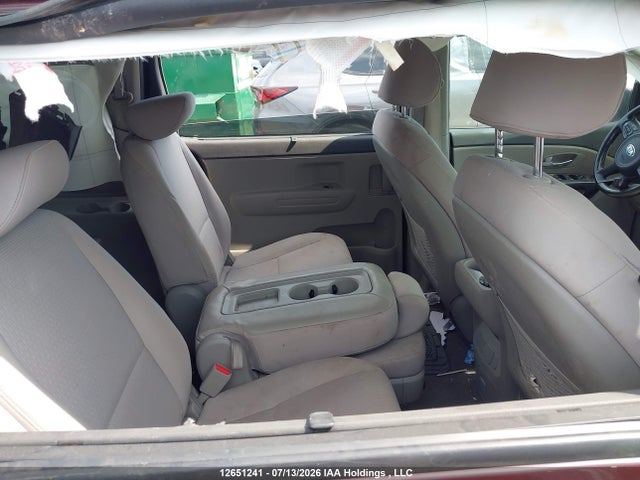 12651241 :رقم المزاد ، KNDMB5C11J6352659 vin ، 2018 Kia Sedona مزاد بيع