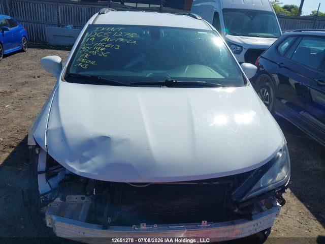 2C4RC1H73KR715613 Chrysler Pacifica