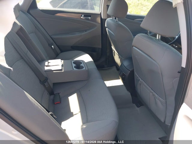 Hyundai Sonata 2015 KMHEC4A42FA126607 Image 8