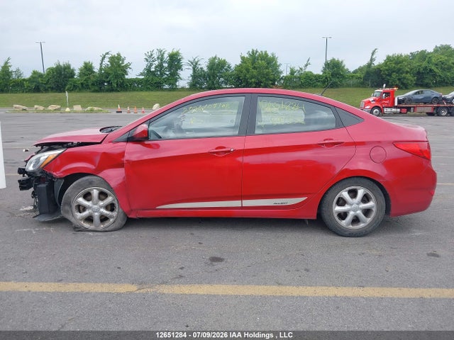 2015 Hyundai Accent Se მანქანა იყიდება აუქციონზე, vin: KMHCT4AEXFU810352, აუქციონის ნომერი: 12651284