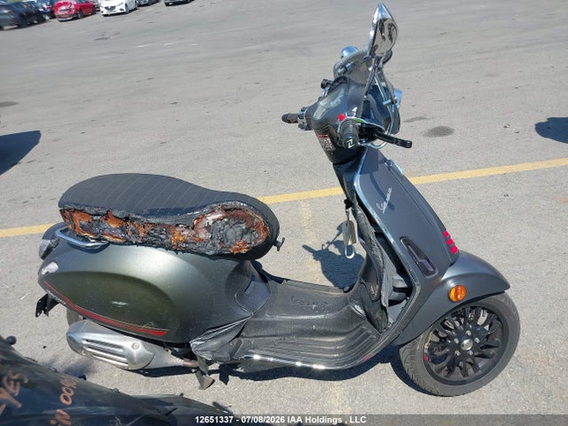 12651337 :رقم المزاد ، ZAPCA06B7N5202099 vin ، 2022 Vespa Primavera/sprint 50 مزاد بيع