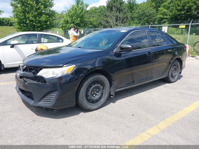12651345 :رقم المزاد ، 4T1BF1FK4EU732570 vin ، 2014 Toyota Camry مزاد بيع