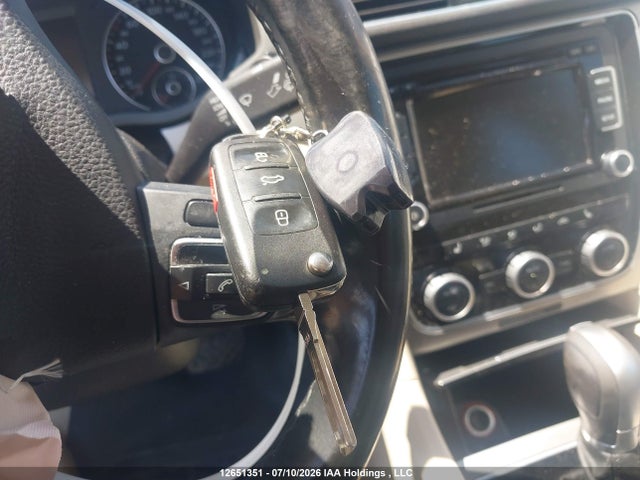 12651351 :رقم المزاد ، 1VWBS7A39FC042255 vin ، 2015 Volkswagen Passat 1.8 Tsi Comfortline مزاد بيع
