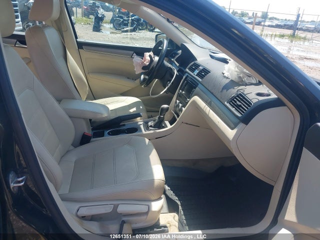 12651351 :رقم المزاد ، 1VWBS7A39FC042255 vin ، 2015 Volkswagen Passat 1.8 Tsi Comfortline مزاد بيع
