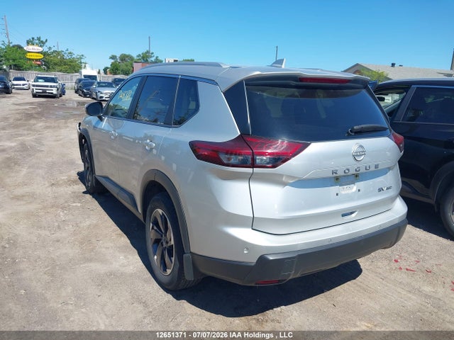 JN8BT3BBXRW182384 Nissan Rogue Sv Moonroof