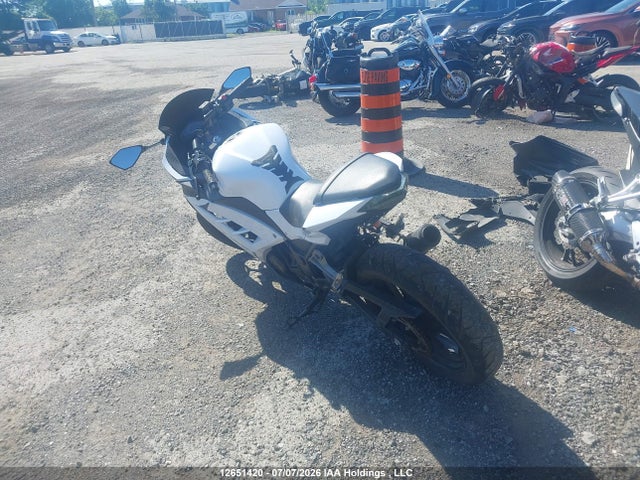 Kawasaki Ex300 B 2014 JKAEX8B15EA006104 Image 3
