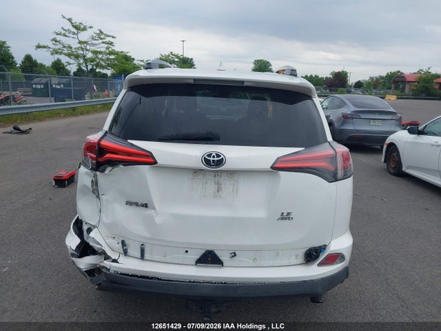 2T3BFREV2HW600302 Toyota RAV4 LE