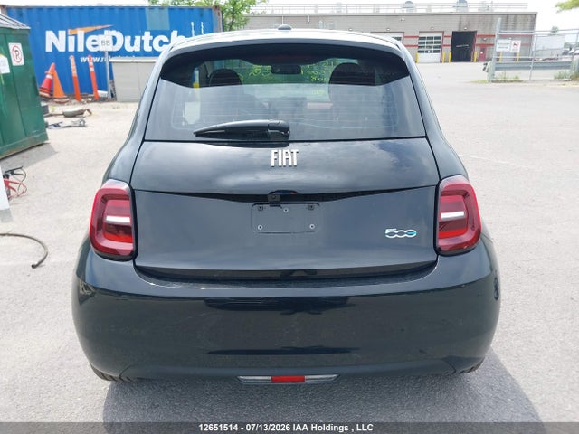 Продажа на аукционе авто 2025 Fiat 500 E Red, vin: ZFAFFAA44SX248008, номер лота: 12651514