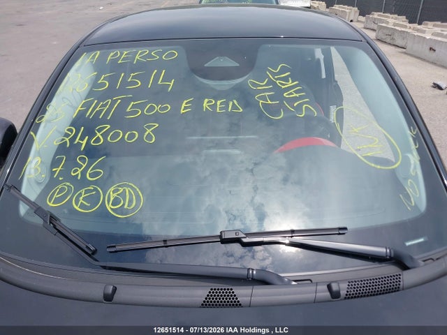 Продажа на аукционе авто 2025 Fiat 500 E Red, vin: ZFAFFAA44SX248008, номер лота: 12651514