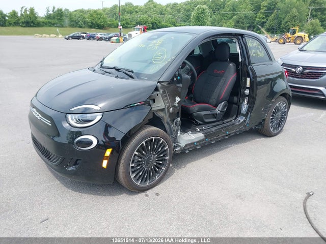 Продажа на аукционе авто 2025 Fiat 500 E Red, vin: ZFAFFAA44SX248008, номер лота: 12651514