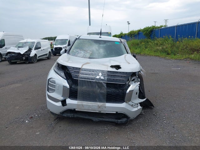 2024 Mitsubishi Outlander Es მანქანა იყიდება აუქციონზე, vin: JA4T5UA94RZ609811, აუქციონის ნომერი: 12651526