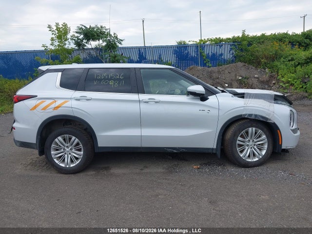 2024 Mitsubishi Outlander Es მანქანა იყიდება აუქციონზე, vin: JA4T5UA94RZ609811, აუქციონის ნომერი: 12651526