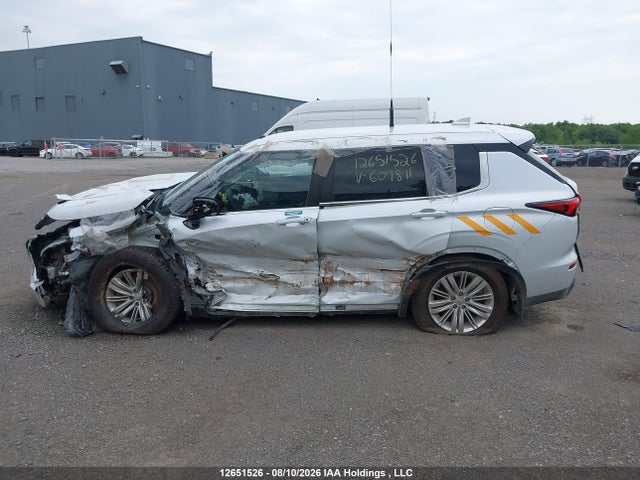 2024 Mitsubishi Outlander Es მანქანა იყიდება აუქციონზე, vin: JA4T5UA94RZ609811, აუქციონის ნომერი: 12651526
