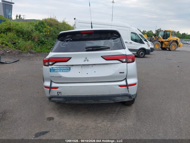 2024 Mitsubishi Outlander Es მანქანა იყიდება აუქციონზე, vin: JA4T5UA94RZ609811, აუქციონის ნომერი: 12651526