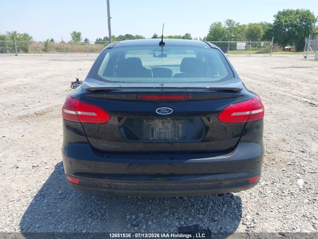 Ford Focus 2018 1FADP3H22JL253895 Image 16