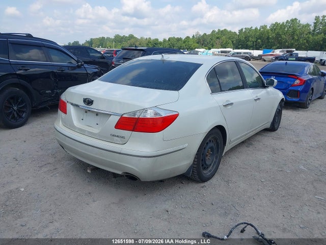 2010 Hyundai Genesis 3.8l მანქანა იყიდება აუქციონზე, vin: KMHGC4DE7AU092104, აუქციონის ნომერი: 12651598