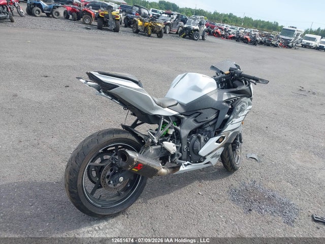 12651674 :رقم المزاد ، ML5ZXCS11SDA41109 vin ، 2025 Kawasaki Zx400 S مزاد بيع