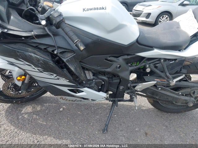 12651674 :رقم المزاد ، ML5ZXCS11SDA41109 vin ، 2025 Kawasaki Zx400 S مزاد بيع