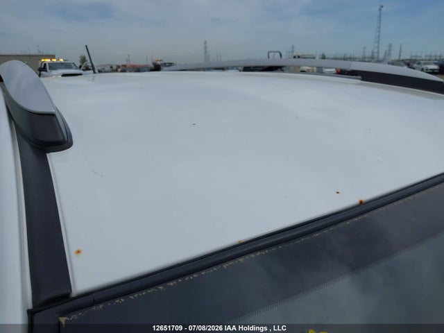 2T3BFREV5EW193796 Toyota RAV4 LE