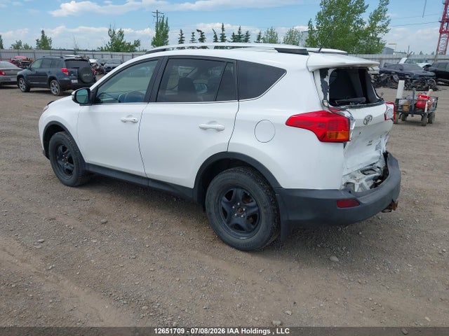 2T3BFREV5EW193796 Toyota RAV4 LE