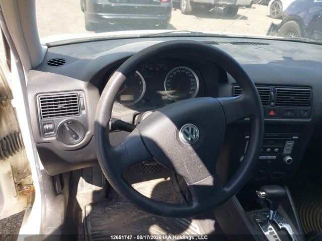 2010 Volkswagen Golf City 2.0l მანქანა იყიდება აუქციონზე, vin: 9BWEL4BE7A4001871, აუქციონის ნომერი: 12651747