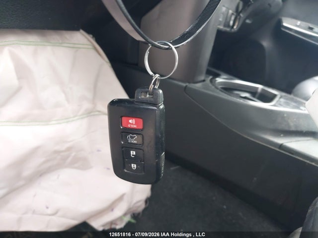 Продажа на аукционе авто 2017 Toyota Rav4 Se, vin: 2T3JFREV8HW693516, номер лота: 12651816