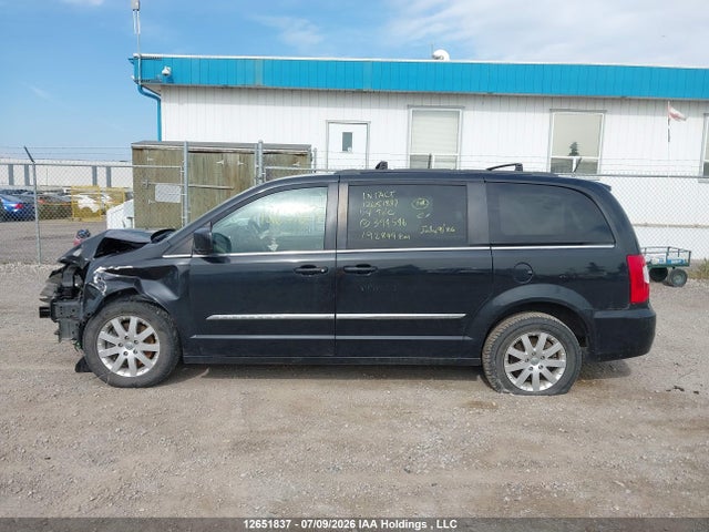 2014 Chrysler Town & Country Touring მანქანა იყიდება აუქციონზე, vin: 2C4RC1BG0ER394546, აუქციონის ნომერი: 12651837