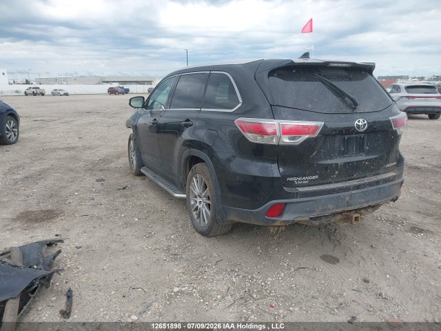 Продаж на аукціоні авто 2015 Toyota Highlander Xle, vin: 5TDJKRFH7FS182852, номер лоту: 12651898