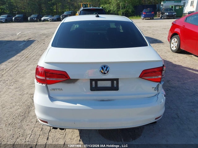Продаж на аукціоні авто 2015 Volkswagen Jetta 1.8 Tsi Highline, vin: 3VWL07AJ7FM229923, номер лоту: 12651906