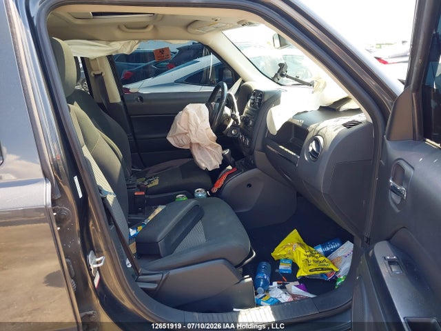 12651919 :رقم المزاد ، 1J4NF2GB6BD115330 vin ، 2011 Jeep Patriot مزاد بيع