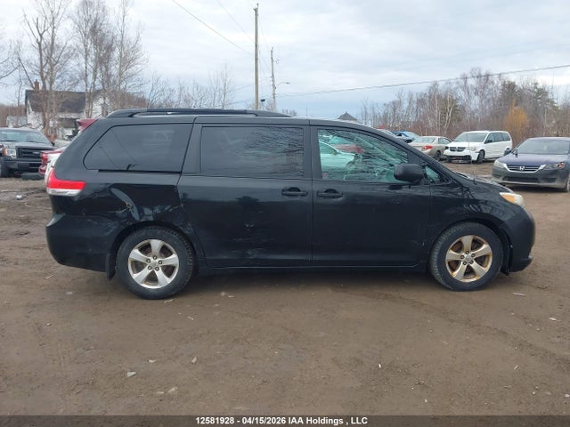 2013 Toyota Sienna V6 7 Passenger მანქანა იყიდება აუქციონზე, vin: 5TDZK3DC5DS376929, აუქციონის ნომერი: 12581928