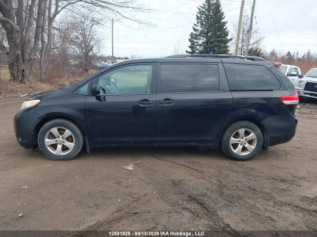 2013 Toyota Sienna V6 7 Passenger მანქანა იყიდება აუქციონზე, vin: 5TDZK3DC5DS376929, აუქციონის ნომერი: 12581928