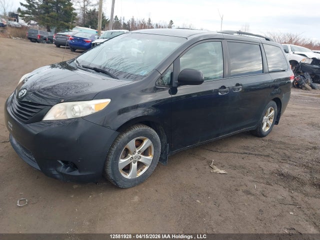 2013 Toyota Sienna V6 7 Passenger მანქანა იყიდება აუქციონზე, vin: 5TDZK3DC5DS376929, აუქციონის ნომერი: 12581928