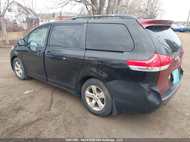 2013 Toyota Sienna V6 7 Passenger მანქანა იყიდება აუქციონზე, vin: 5TDZK3DC5DS376929, აუქციონის ნომერი: 12581928